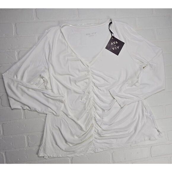 Ava & Viv White V-Neck  Top 1X - Picture 2 of 4